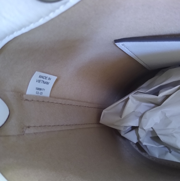 BRAND NEW Tory Burch T Monogram Denim Bucket Bag - Picture 8 of 8